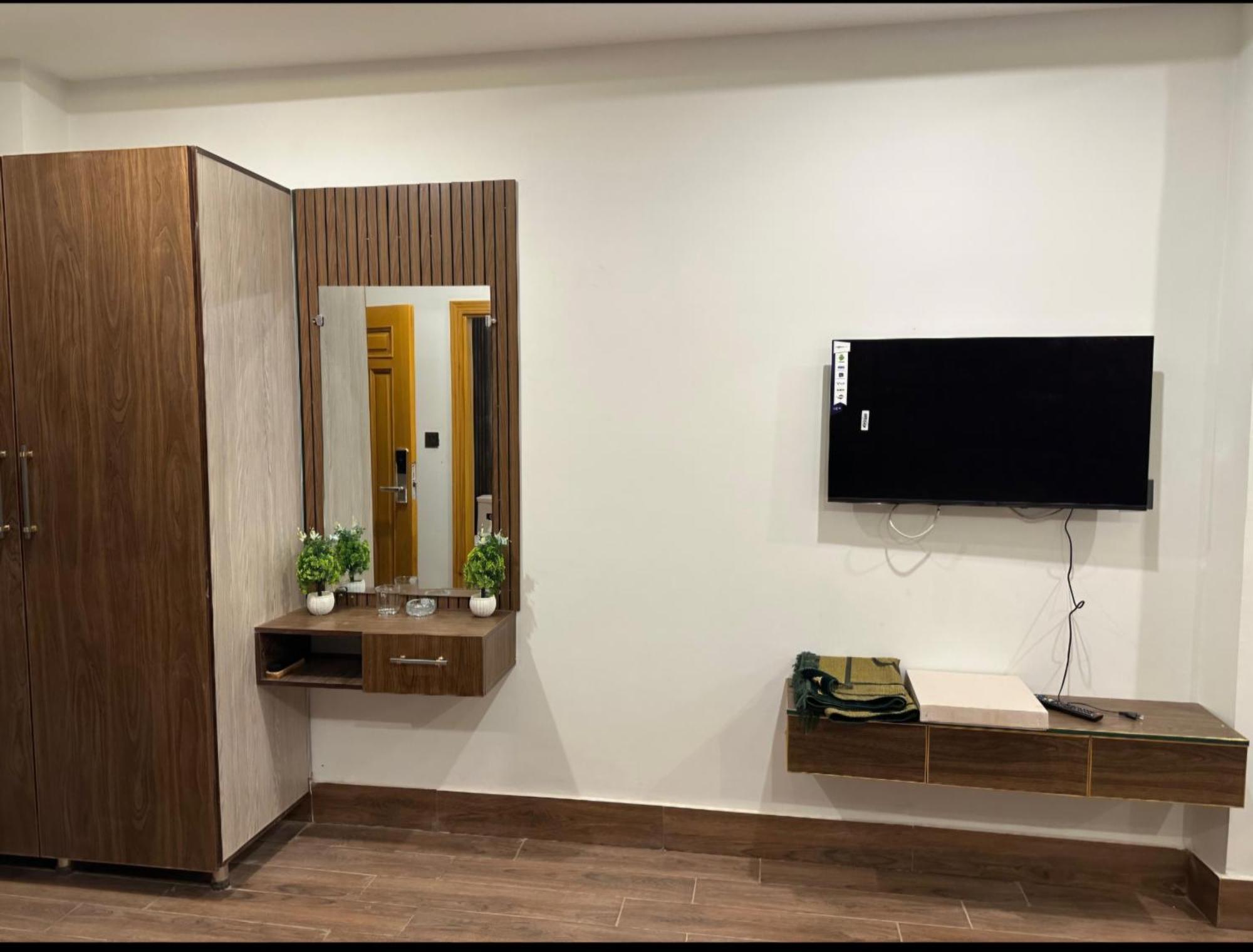 Gold Palace Hotel & Food Lounge Karandukai エクステリア 写真